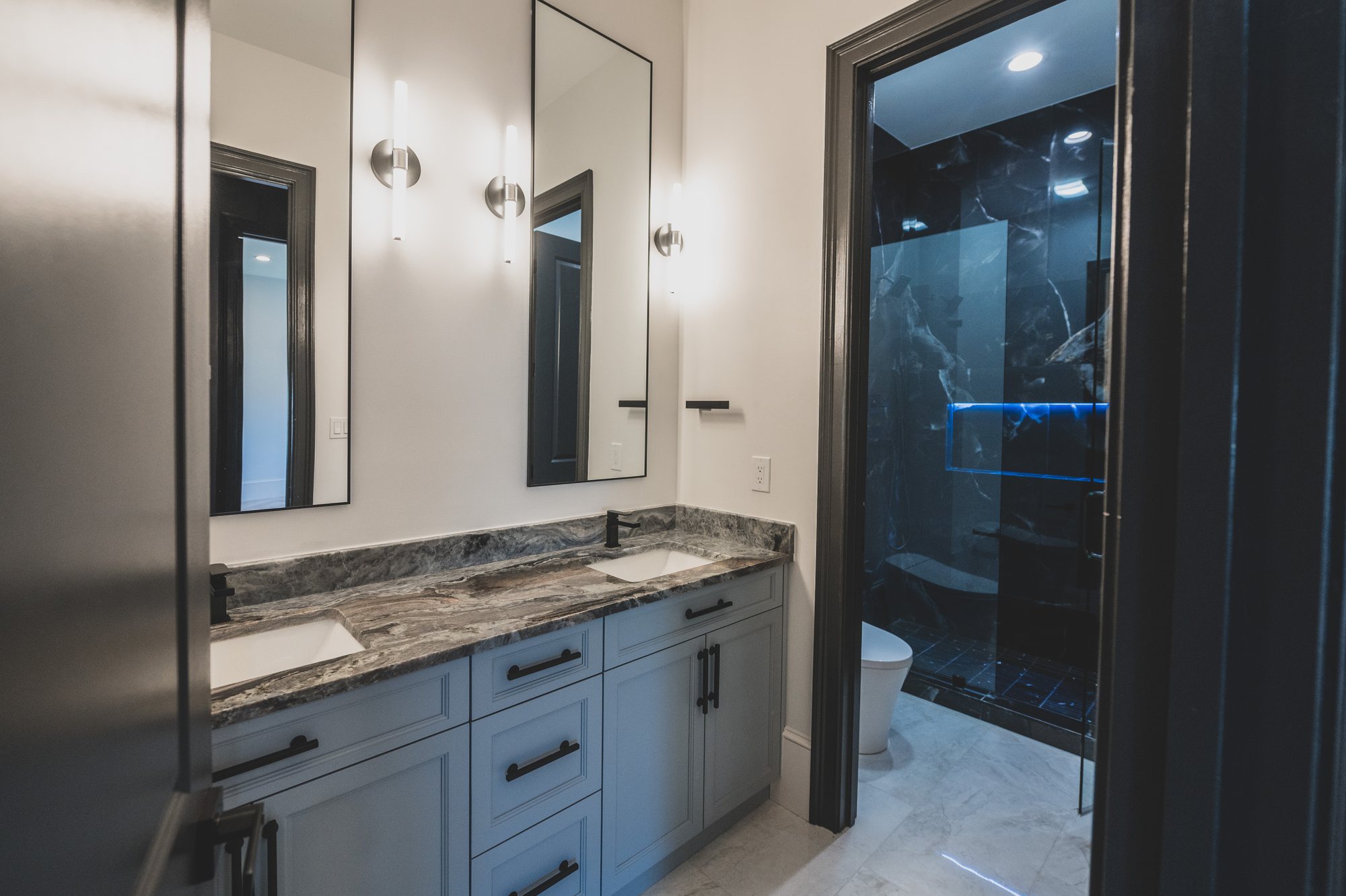 Secondary bath at 105 Lac Lafreniere Court