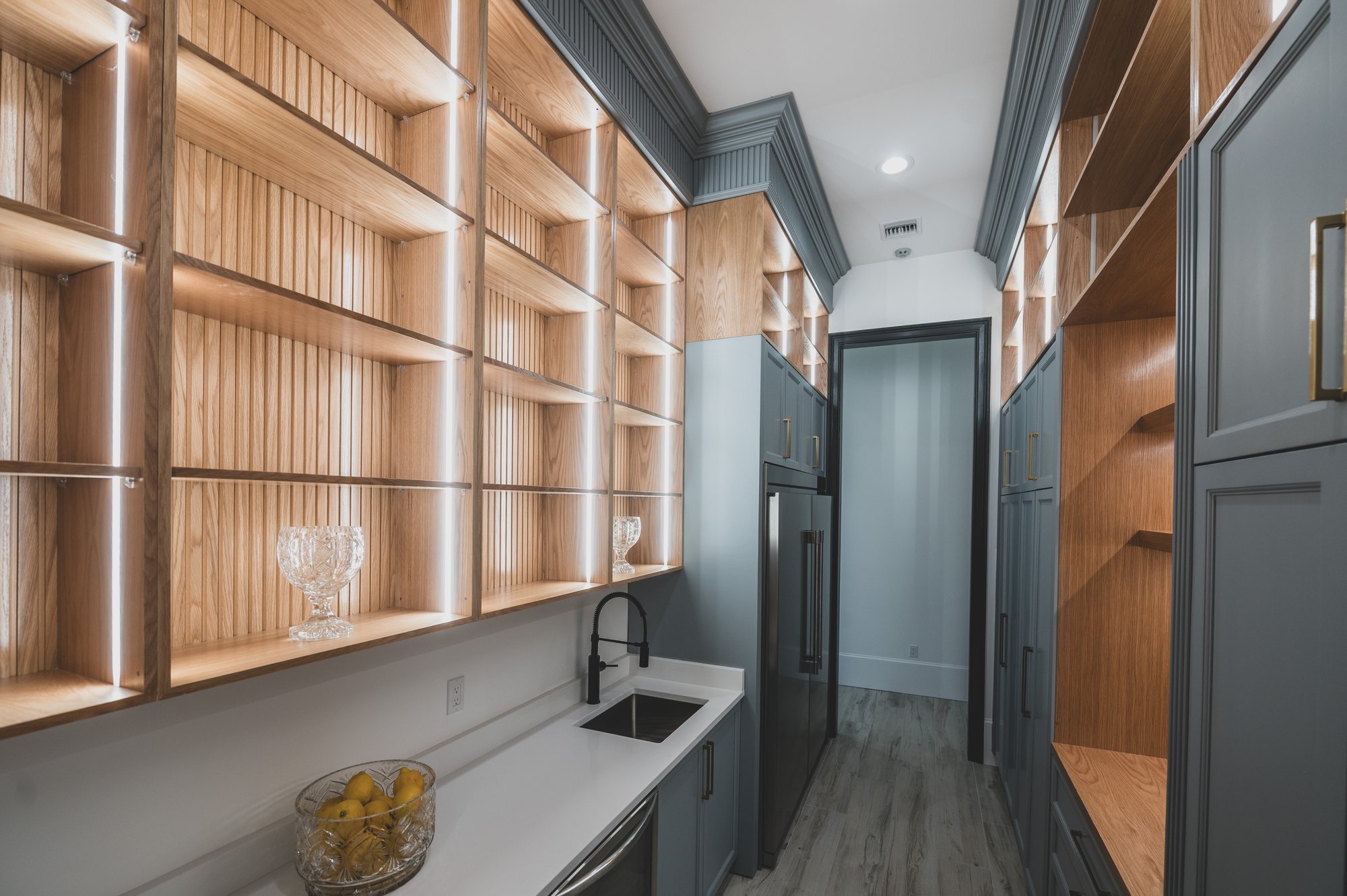 Butler pantry at 105 Lac Lafreniere Court